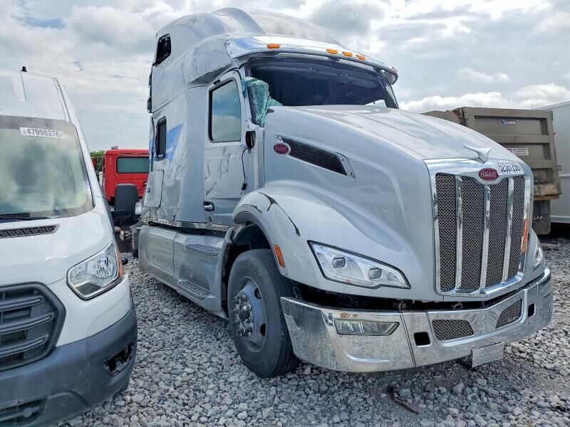 2022 PETERBILT 579