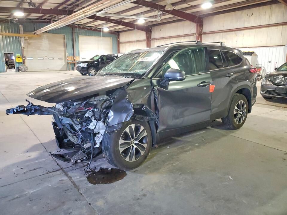 2021 TOYOTA Highlander