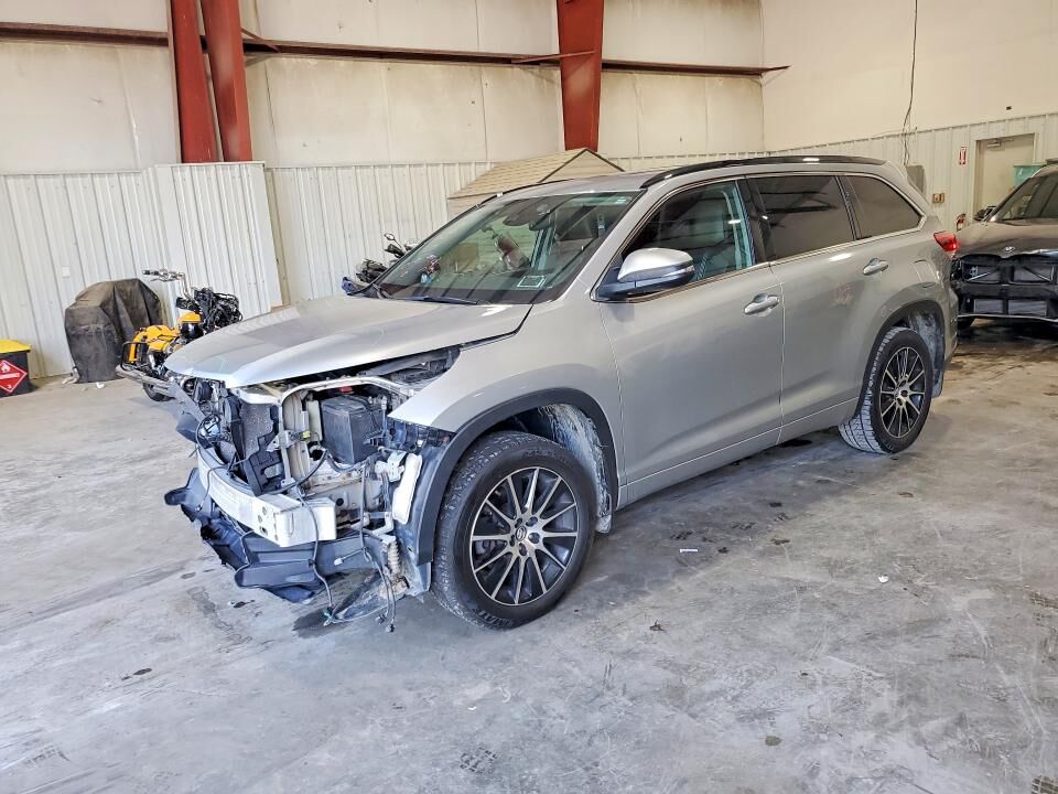2018 TOYOTA Highlander