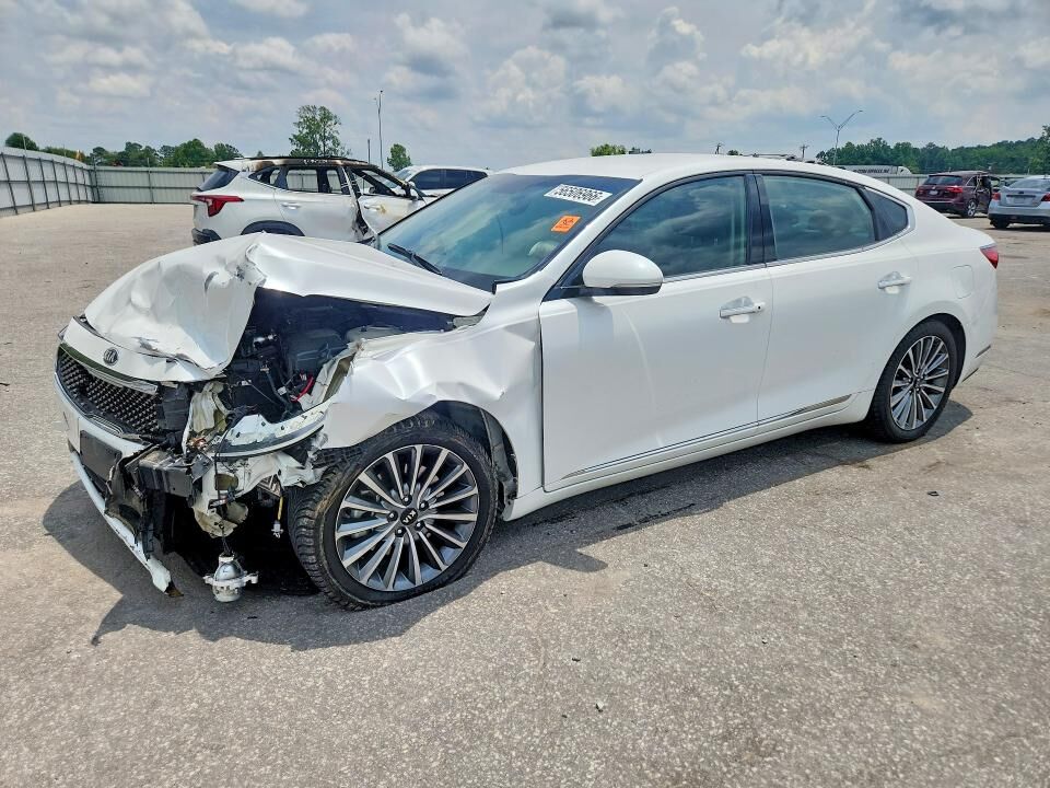 2019 KIA Cadenza