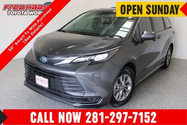 2025 TOYOTA Sienna