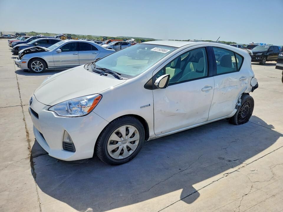 2013 TOYOTA Prius