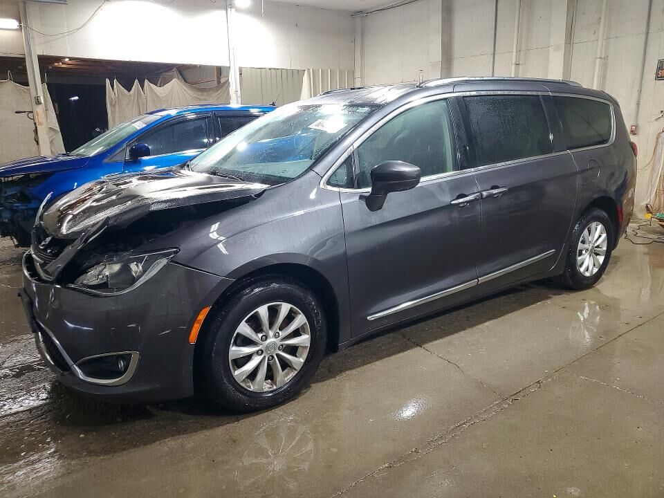 2019 CHRYSLER Pacifica