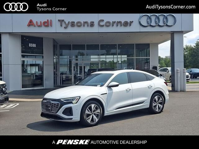 2024 AUDI Q8