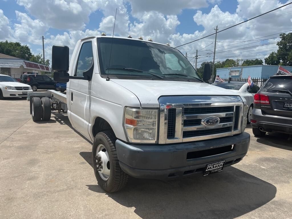 2012 FORD E-450
