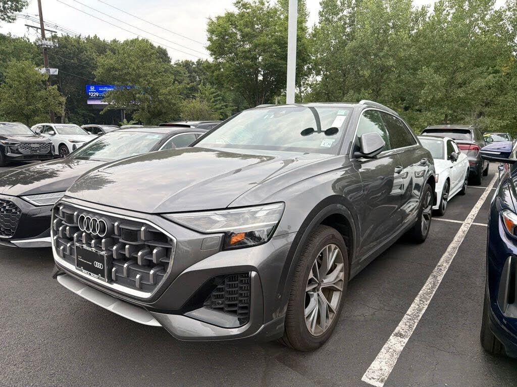 2025 AUDI Q8