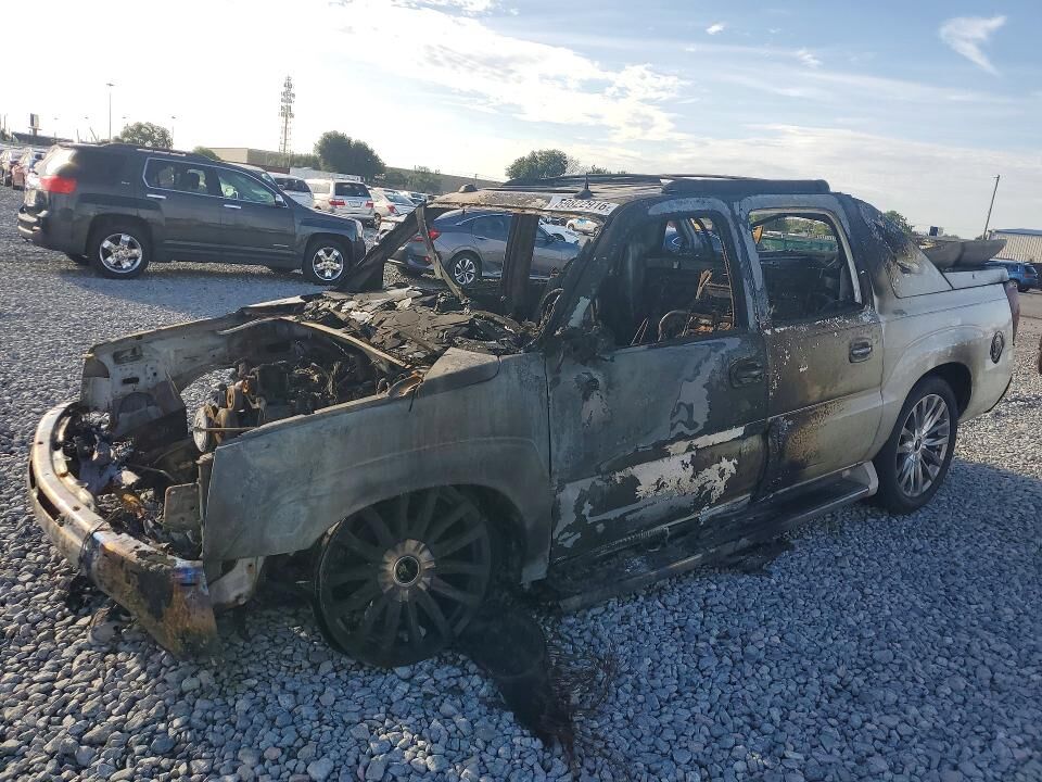 2004 CADILLAC Escalade