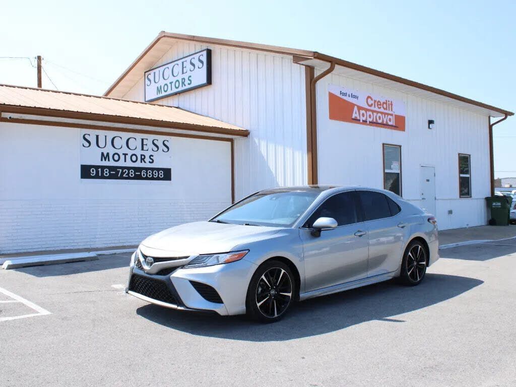 2019 TOYOTA Camry