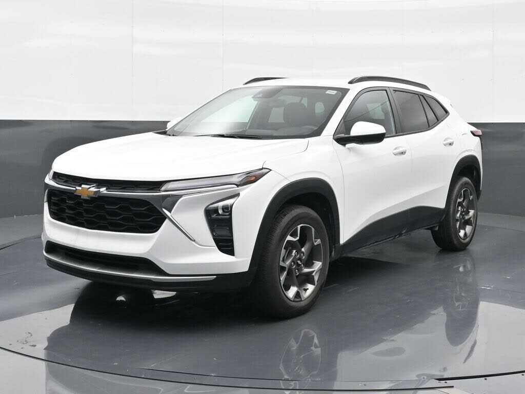 2025 CHEVROLET Trax