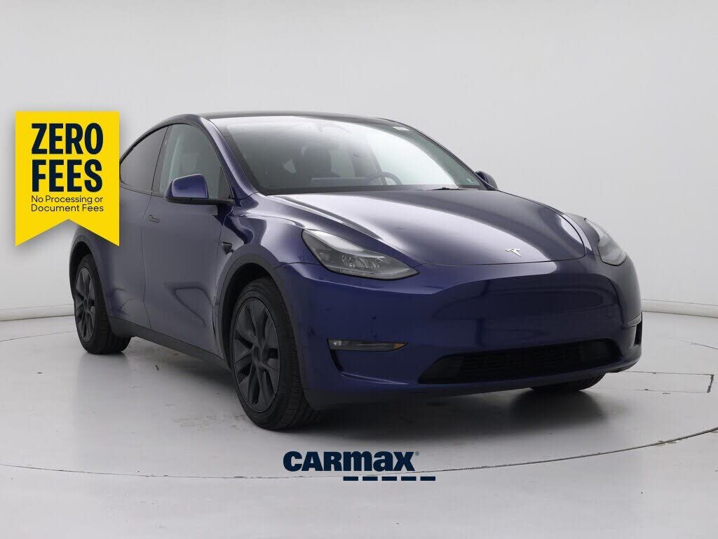 2025 TESLA Model Y