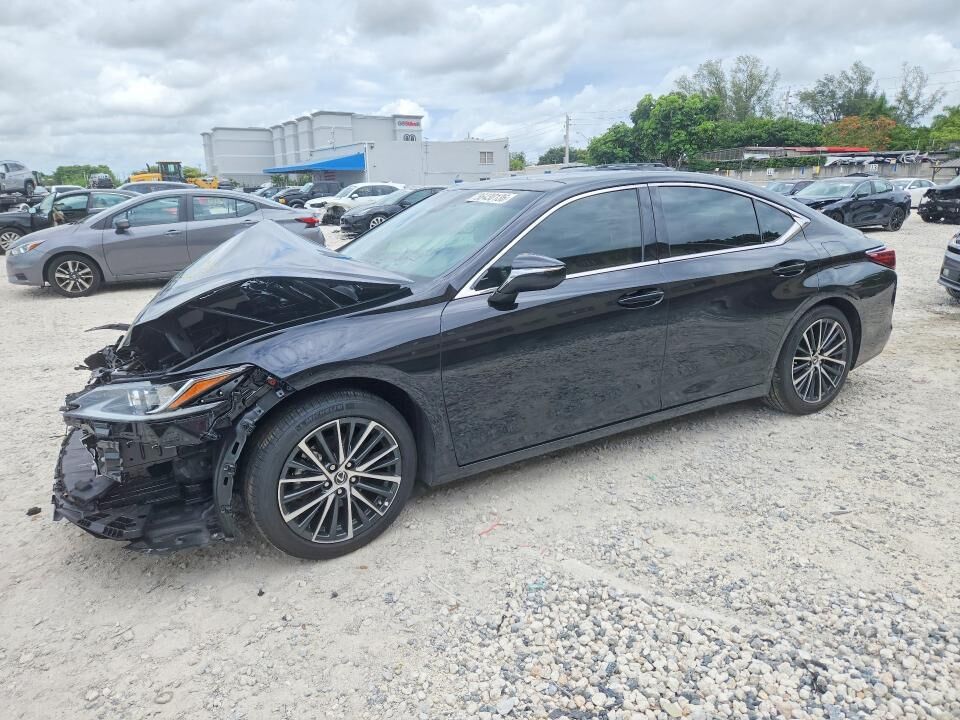 2025 LEXUS ES