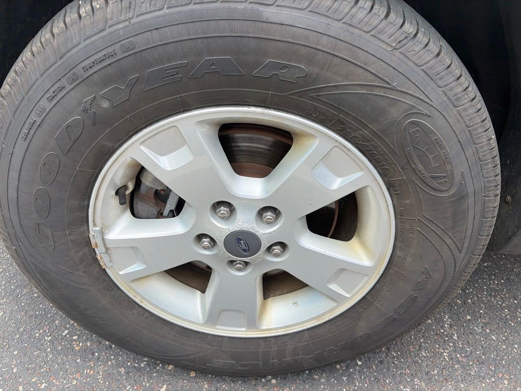 2005 FORD Escape