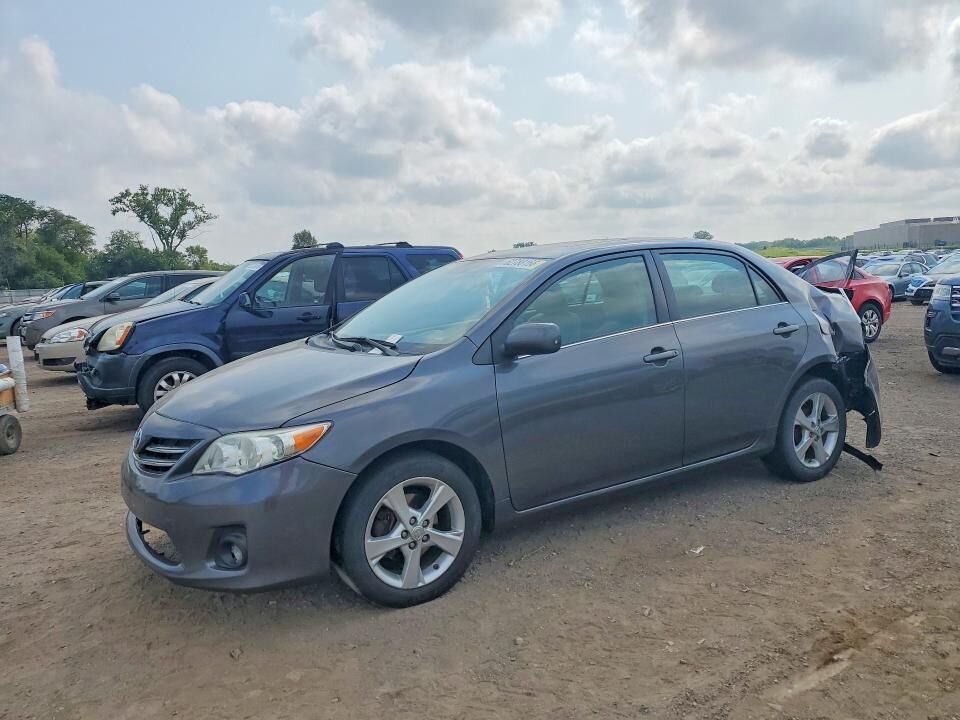 2013 TOYOTA Corolla