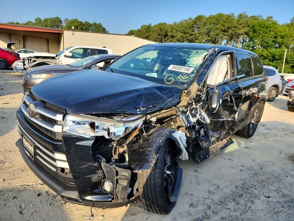 2017 TOYOTA Highlander