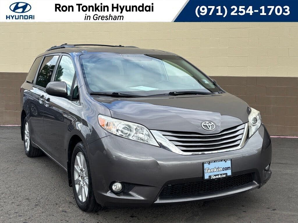 2017 TOYOTA Sienna