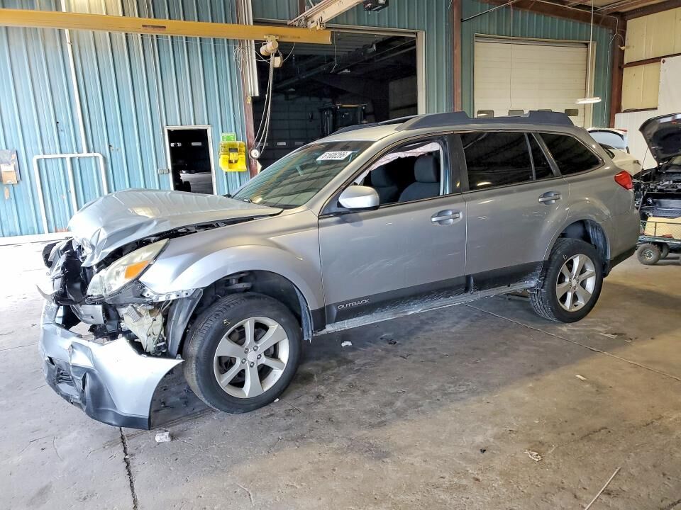 2013 SUBARU Outback