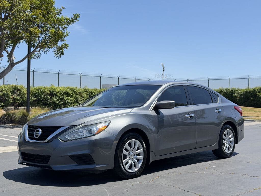 2017 NISSAN Altima