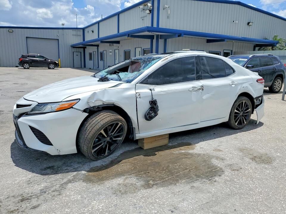 2020 TOYOTA Camry