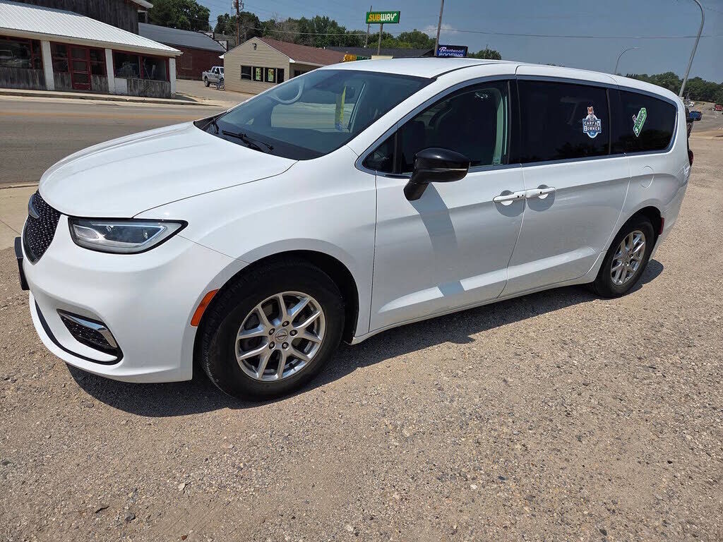 2024 CHRYSLER Pacifica