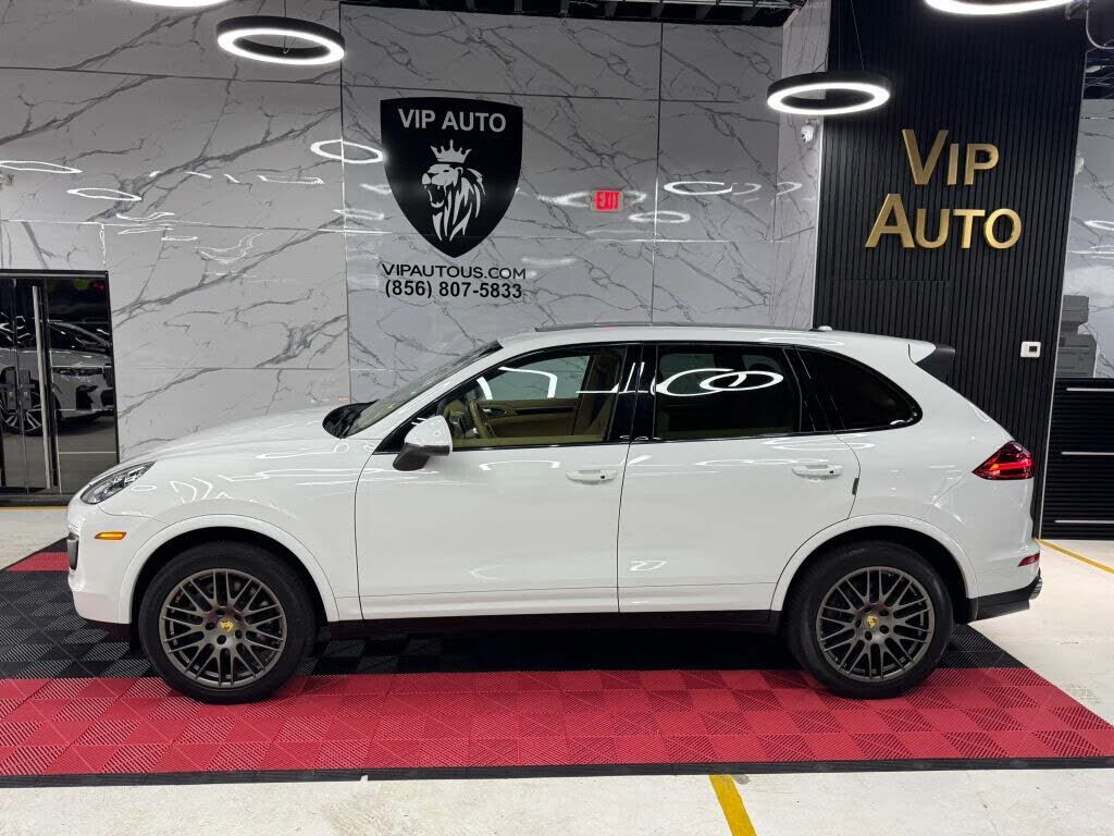 2017 PORSCHE Cayenne