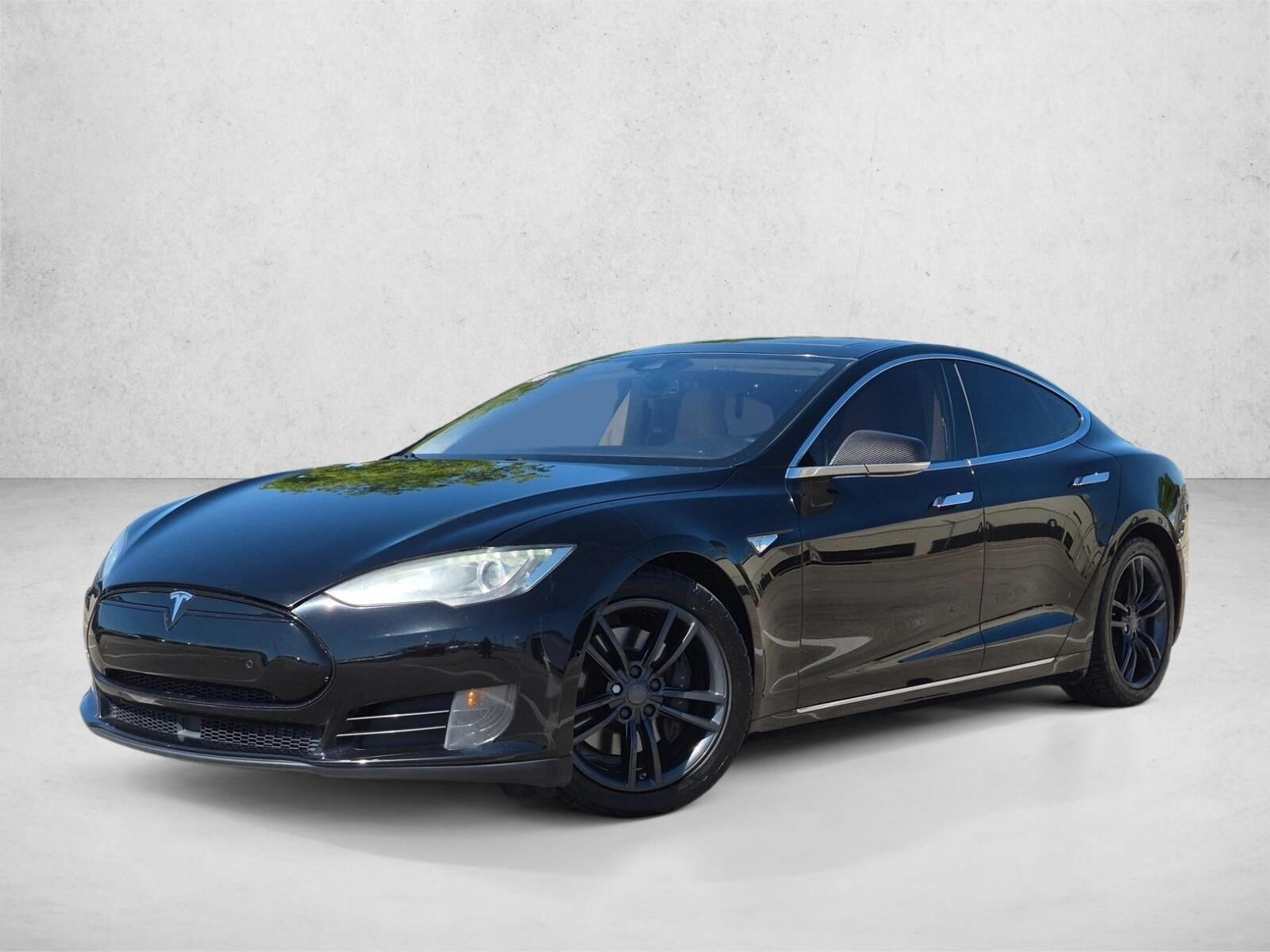2015 TESLA Model S