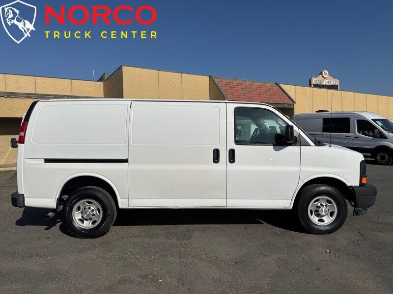 2017 CHEVROLET Express