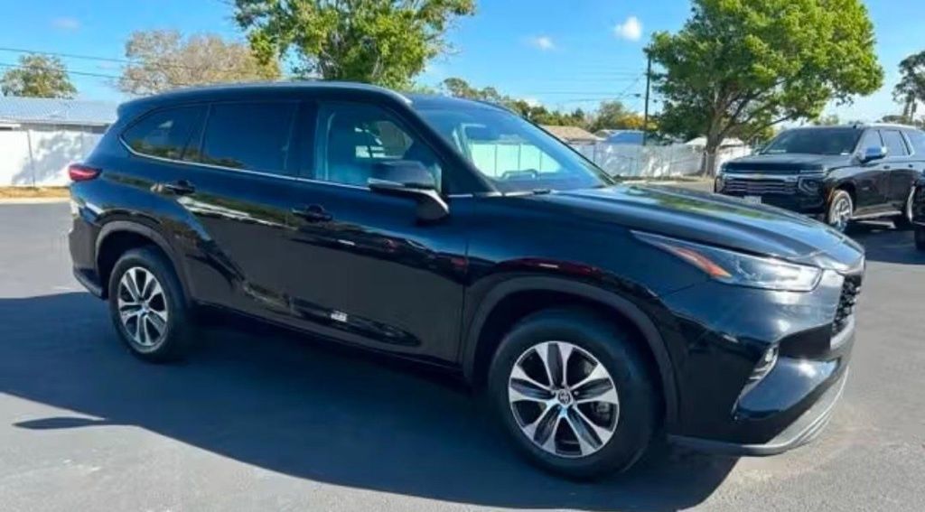 2023 TOYOTA Highlander