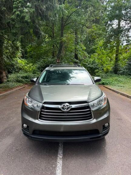 2016 TOYOTA Highlander