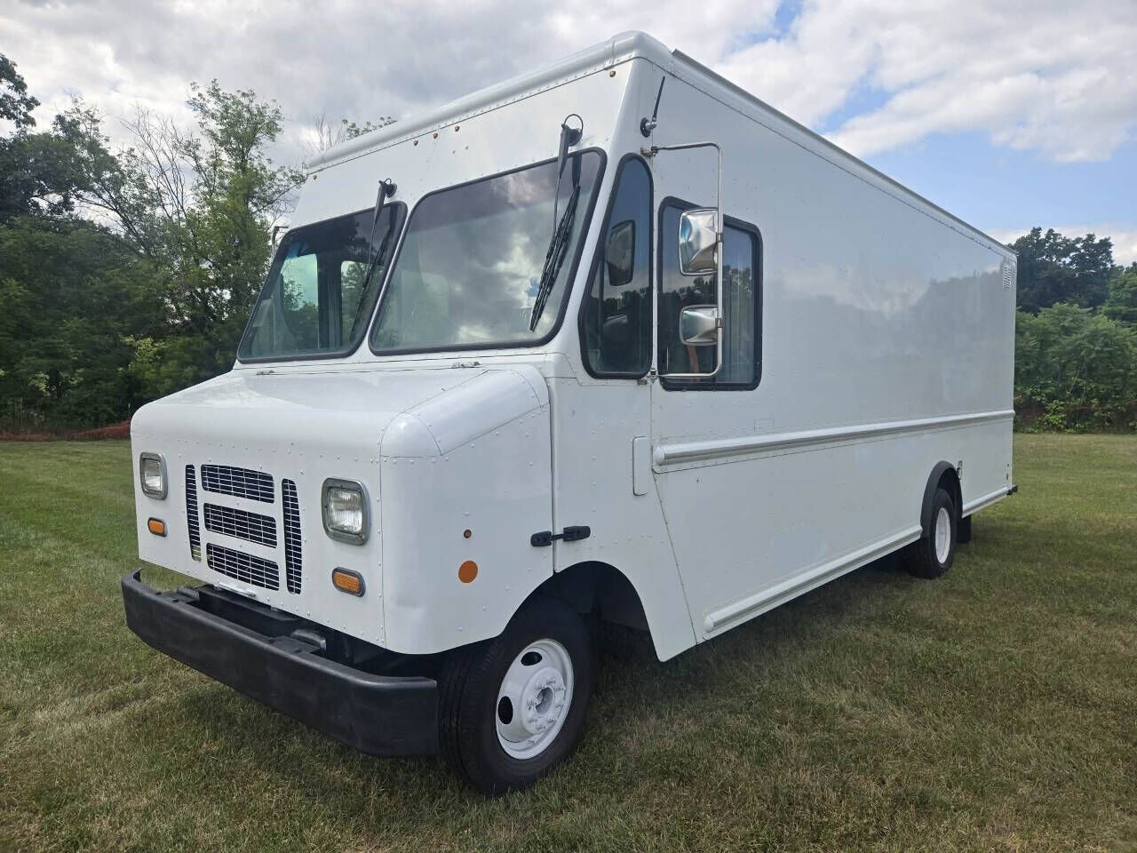 2013 FORD E-450