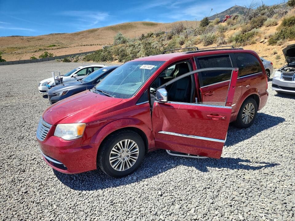 2015 CHRYSLER Town and Country