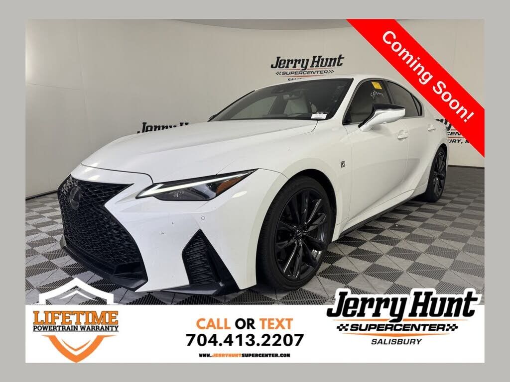2022 LEXUS IS