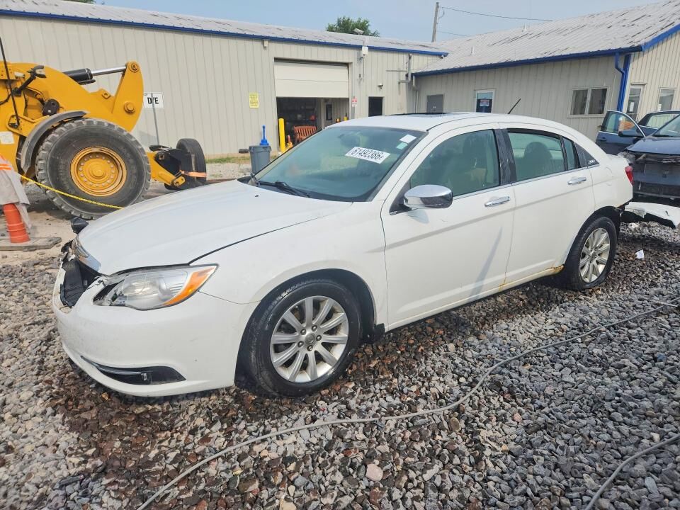 2013 CHRYSLER 200