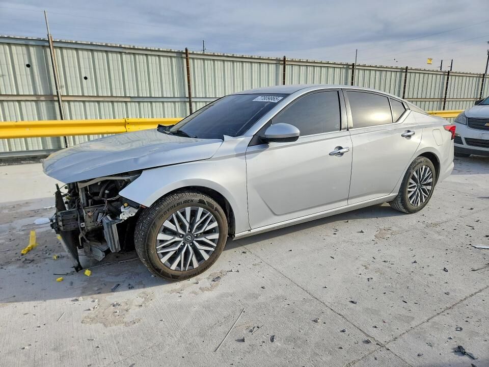 2023 NISSAN Altima