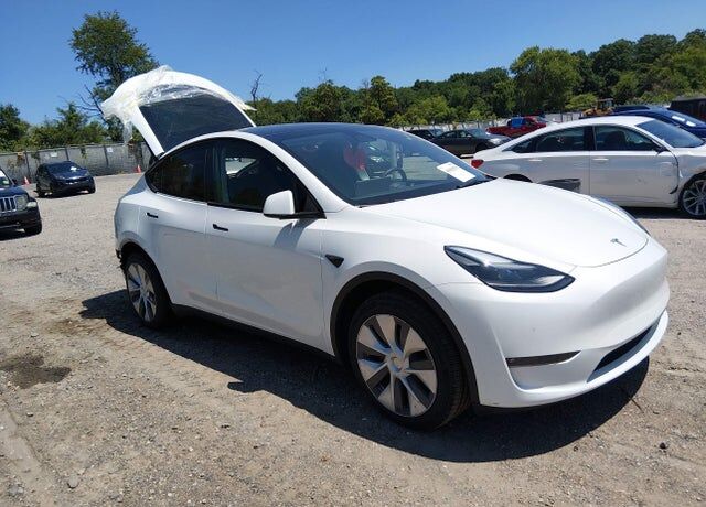 2023 TESLA Model Y