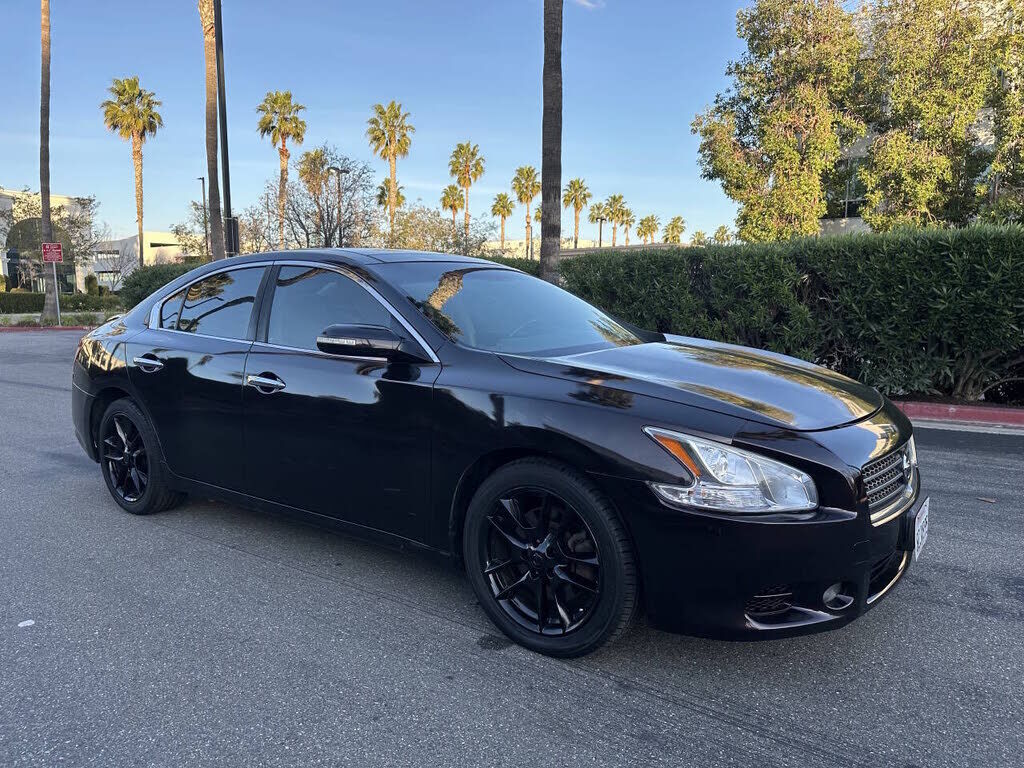 2010 NISSAN Maxima