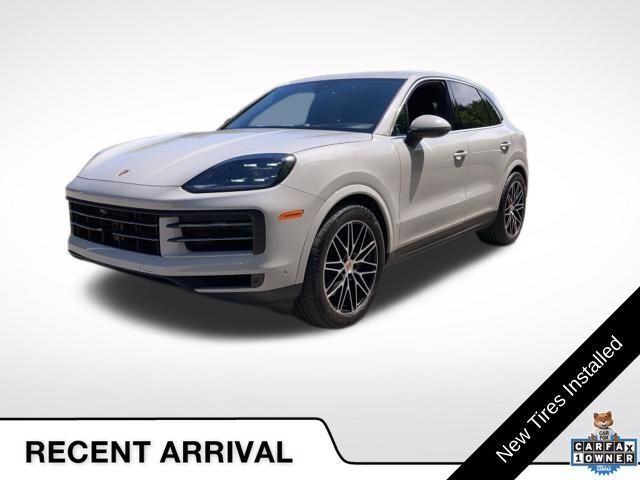 2024 PORSCHE Cayenne