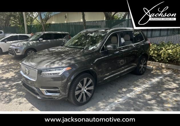 2023 VOLVO XC90