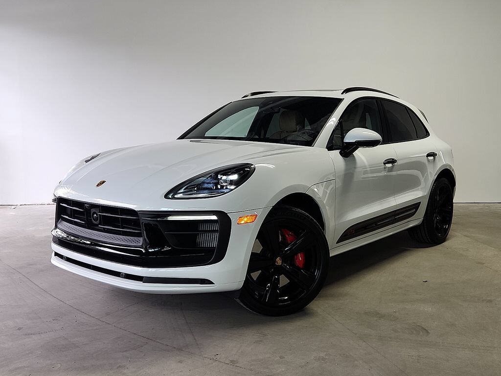 2025 PORSCHE Macan