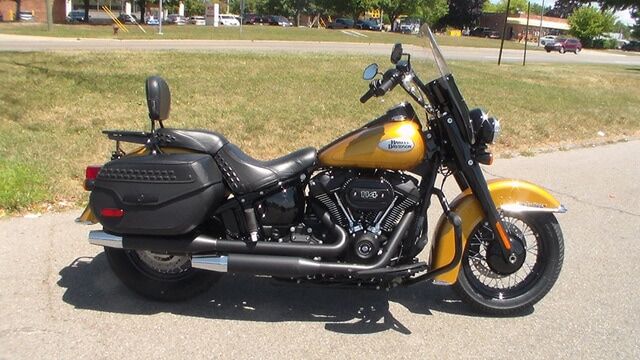 2023 HARLEY DAVIDSON FLHCS / Heritage Classic 114