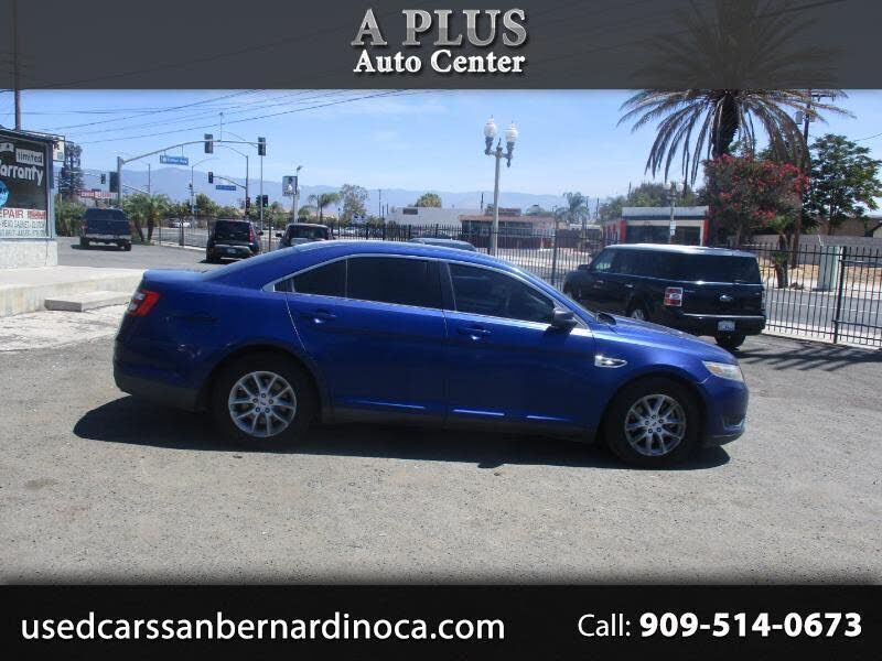 2013 FORD Taurus
