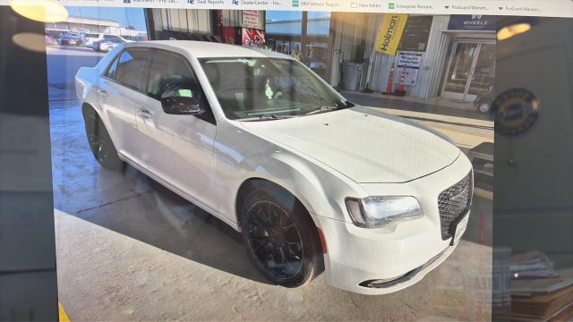 2021 CHRYSLER 300