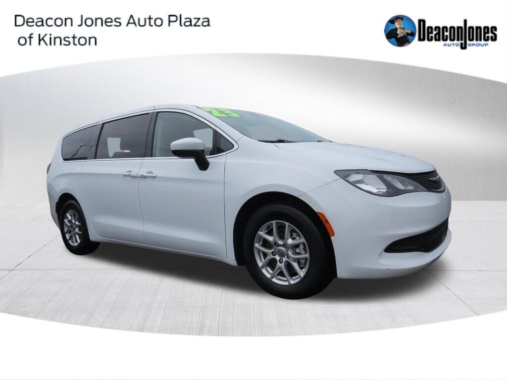 2023 CHRYSLER Voyager