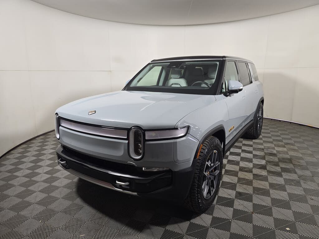 2024 RIVIAN R1S