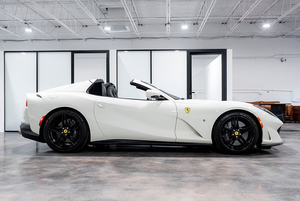 2023 FERRARI 812GTS