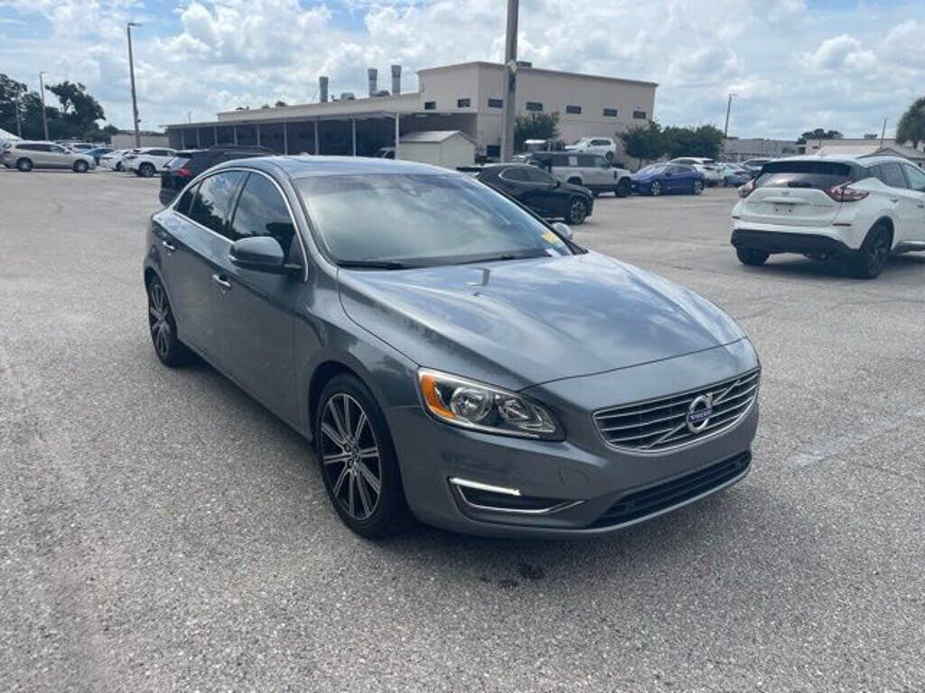 2016 VOLVO S60