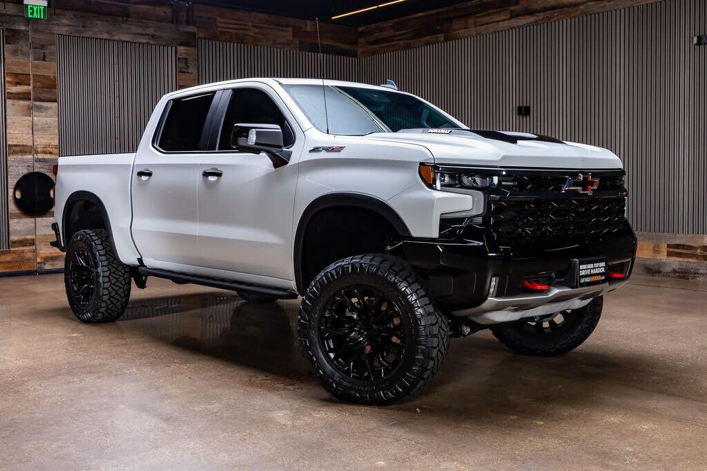 2024 CHEVROLET Silverado