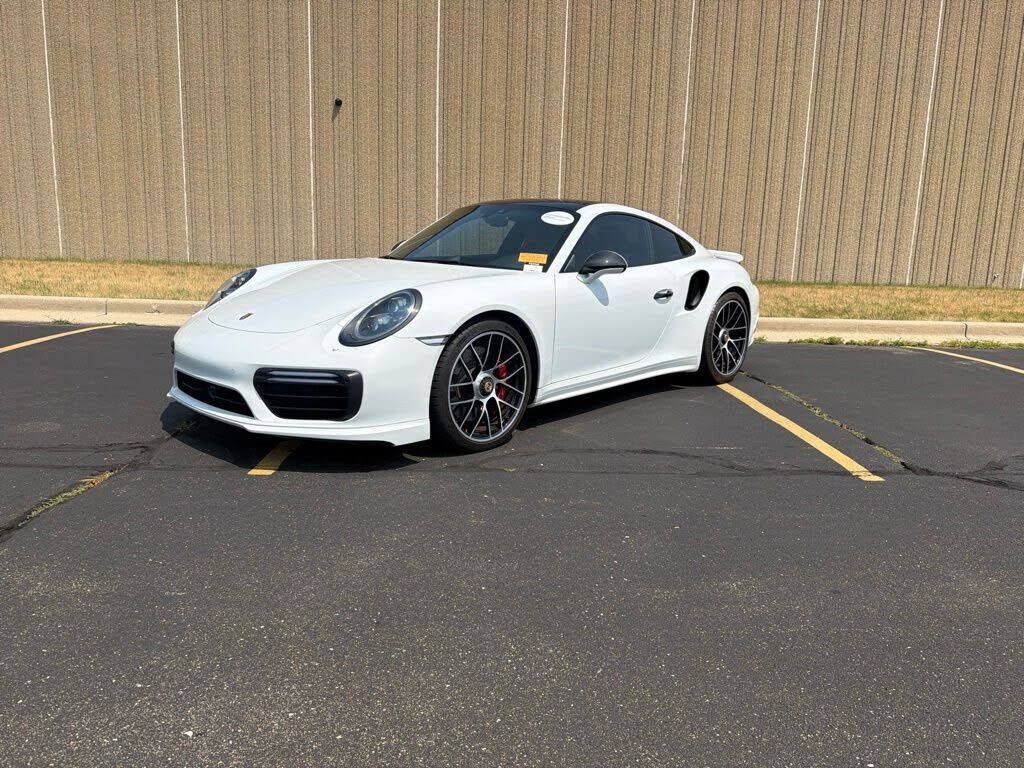 2018 PORSCHE 911