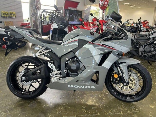 2026 HONDA CB