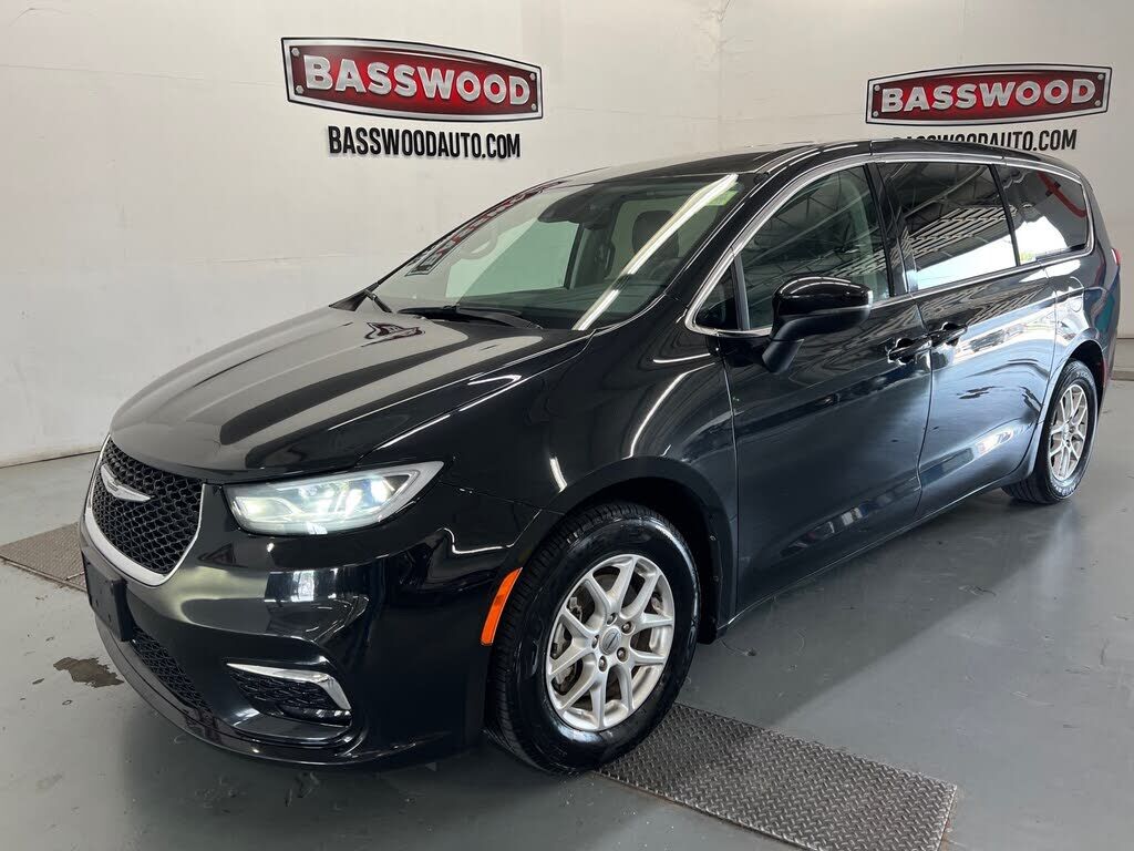2023 CHRYSLER Pacifica