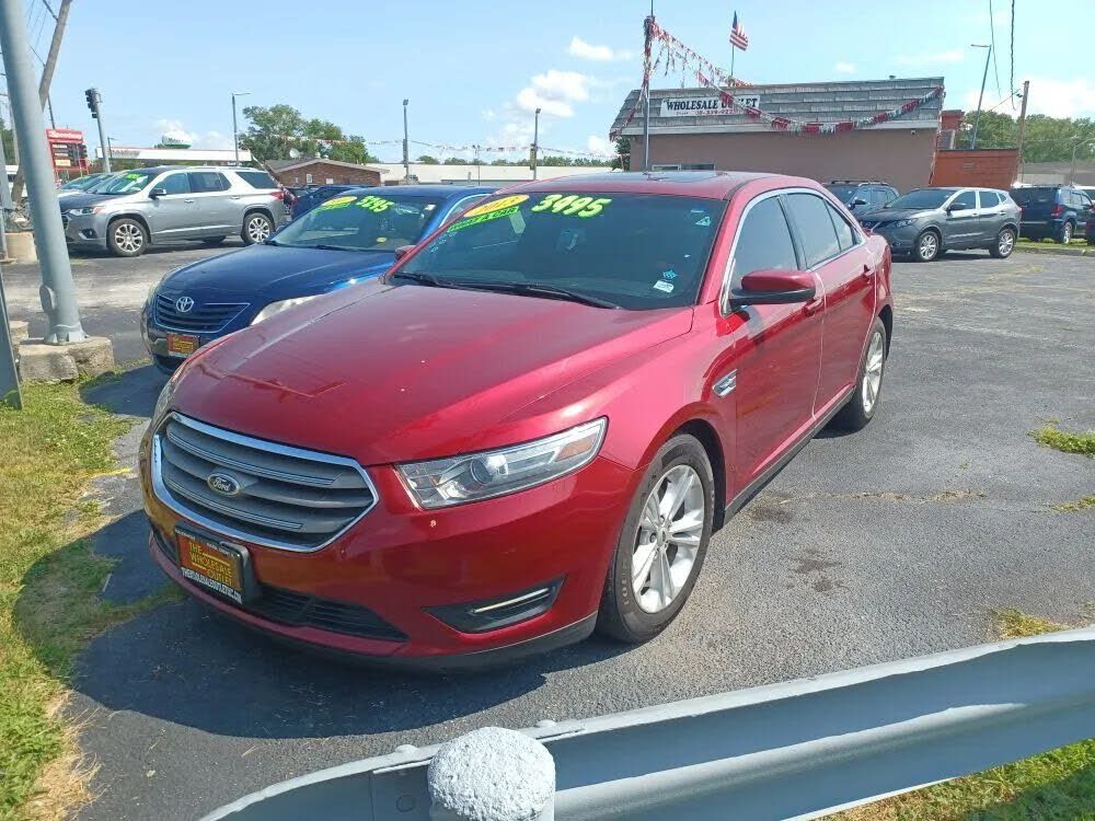 2013 FORD Taurus